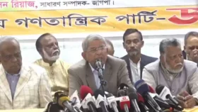 ভোটারের বয়স ১৭ করার কাজ তো নির্বাচন কমিশনের: ফখরুল