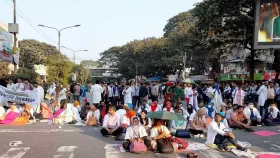 জুলাইতে ভাতা ৩৫ করার আশ্বাস, প্রত্যাখ্যান ট্রেইনি চিকিৎসকদের