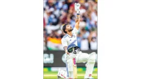 নিতিশের প্রথম সেঞ্চুরিতে ফলোঅন এড়াল ভারত