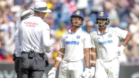 সাহসী সিদ্ধান্ত সৈকতের, এবার খুশি কামিন্স