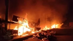 কুমিল্লায় আগুনে পুড়ল শতাধিক দোকান