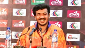 ৮টি চেয়ে ৭ উইকেট পেয়ে ছেলেকে উৎসর্গ করলেন তাসকিন