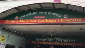 কাকরাইলে বাসের চাপায় আহত পুলিশের মৃত্যু