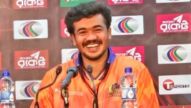 ৮টি চেয়ে ৭ উইকেট পেয়ে ছেলেকে উৎসর্গ করলেন তাসকিন