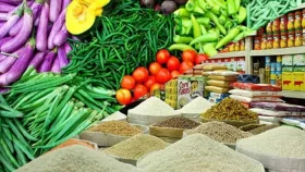 চড়া চালের বাজার, সবজি-ডিমে স্বস্তি