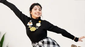 নাটক প্রযোজনায় পড়শী