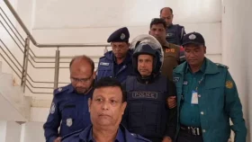 আদালতে সালাম মুর্শেদীকে ডিম নিক্ষেপ