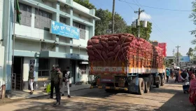 পেঁয়াজের রপ্তানি মূল্য টনপ্রতি ১০০ ডলার কমাল ভারত