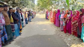 প্রতারণার ফাঁদে গৃহবধূ কারাগারে&nbsp;