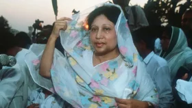 গৃহবধূ থেকে আপসহীন নেত্রী