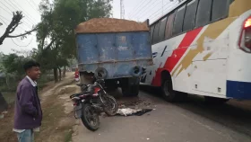 দাঁড়িয়ে থাকা ট্রাকে মোটরসাইকেলের ধাক্কা, নিহত ২