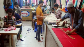 দর্জি দোকানে প্যান্ট-শার্ট বানাতে লাগবে বাড়তি টাকা
