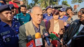 সরকারি কর্মকর্তাদের তেল মারা বন্ধের আহ্বান স্বরাষ্ট্র উপদেষ্টার