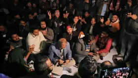 গণ অনশনে যোগ দিলেন জবি উপাচার্যসহ বিশ্ববিদ্যালয় প্রশাসন&nbsp;