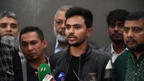চাঁদাবাজদের বিরুদ্ধে কঠোর অবস্থানে সরকার: আসিফ মাহমুদ