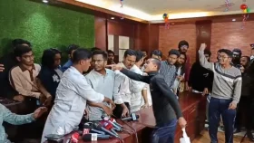 চট্টগ্রামে সমন্বয়কদের দুই গ্রুপের হাতাহাতি