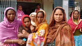 বগুড়ায় স্ত্রীর স্বীকৃতি না পেয়ে তরুণীর বিষপান