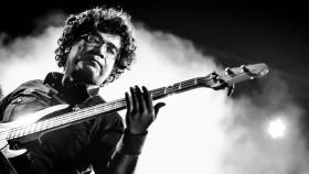 ফসিলস ব্যান্ডের প্রাক্তন সদস্যের রহস্যজনক মৃত্যু