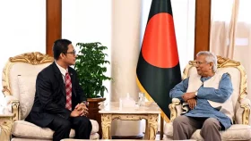 বাংলাদেশিদের মালয়েশিয়ার মাল্টিপল-এন্ট্রি ভিসা দেওয়ার আহ্বান প্রধান উপদেষ্টার