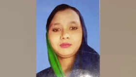 কুকুরের টেনে আনা সালোয়ারে মিলল নিখোঁজ নারীর মরদেহ