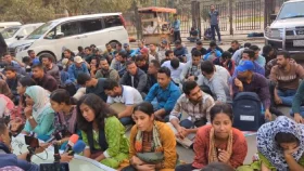 আমরণ অনশনে অব্যাহতি পাওয়া এসআইরা