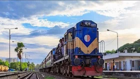 ৪ ঘণ্টা পর সারাদেশের সঙ্গে রাজশাহীর ট্রেন চলাচল স্বাভাবিক