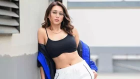 চুমুতে আপত্তি থাকায় সৃজিতের সিনেমা থেকে বাদ মিমি!