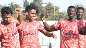 ফর্টিসকে হারিয়ে টিকে রইলো ব্রাদার্স, জিতেছে পুলিশও