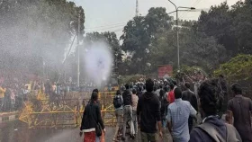 স্বরাষ্ট্র মন্ত্রণালয় অভিমুখে শিক্ষার্থীদের প্রতিবাদ মিছিল, পুলিশের লাঠিচার্জ