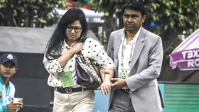 ছক্কায় আহত মালিকের স্ত্রী ব্যাংককে, তাই পারিশ্রমিক জোটেনি রাজশাহীর ক্রিকেটারদের!