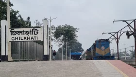 ট্রেন ছাড়ার পূর্বে চালক জানলেন এক নারী আত্মহত্যা করবেন!