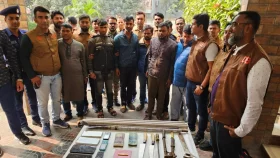 অতিরিক্ত সচিবের বাড়িতে ডাকাতি, গ্রেপ্তার ৭