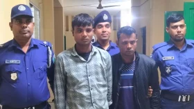 অবশেষে ধরা পড়লেন হাতকড়াসহ পালিয়ে যাওয়া আসামি