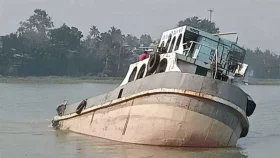 পশ্চিমবঙ্গের গঙ্গায় ডুবে গেল বাংলাদেশি জাহাজ