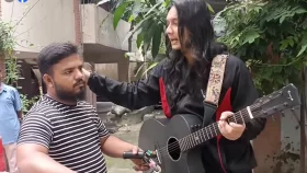 রিকশাচালকের কণ্ঠে আইয়ুব বাচ্চুর &lsquo;সেই তুমি&rsquo; শুনে বিস্মিত নেটিজেনরা
