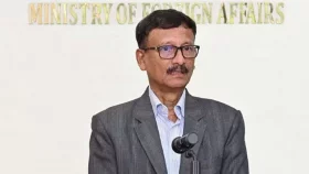 চীনের উদ্দেশে ঢাকা ছেড়েছেন পররাষ্ট্র উপদেষ্টা
