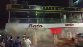 মিরপুরে বাটার শো-রুমে ভয়াবহ আগুন, নিয়ন্ত্রণে ৫ ইউনিট