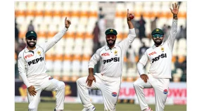 ক্যারিবীয়দের নাচিয়ে ছাড়লেন স্পিনাররা