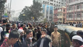 সড়ক থেকে সরেছেন প্রবাসীরা, যান চলাচল স্বাভাবিক