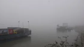 ঘন কুয়াশায় আরিচা-পাটুরিয়া রুটে ফেরি চলাচল বন্ধ
