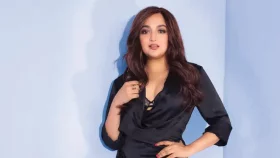 অসুস্থ হয়ে হাসপাতালে মোনালি ঠাকুর 