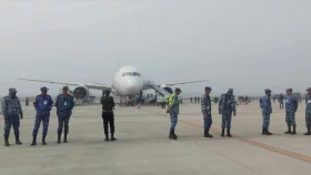 বাংলাদেশ বিমানে বোমা হামলার হুমকি, ঘিরে রেখেছে আইনশৃঙ্খলা বাহিনী