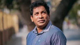 এবার সিনেমায় গান গাইলেন মোশাররফ করিম