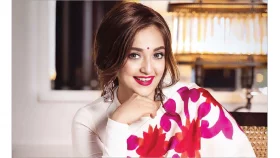 অসুস্থ হয়ে হাসপাতালে মোনালি ঠাকুর