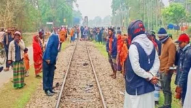 ট্রেনের নিচে ঝাঁপ দিয়ে এলজিইডি কর্মকর্তার আত্মহত্যা