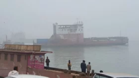 ৯ ঘণ্টা পর দুই নৌরুটে ফেরি চলাচল স্বাভাবিক