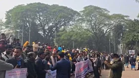 প্রাথমিক শিক্ষকরা ১৩তম গ্রেডে বেতন পান, এটা মানতে পারি না