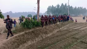 সীমান্ত থেকে ধরে নিয়ে যাওয়া কৃষককে ফেরত দিল বিএসএফ