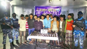 ডাকাতির প্রস্তুতিকালে দেশীয় অস্ত্রসহ ১২ জলদস্যু আটক