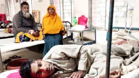 টিউবওয়েল পানিতে নেশাদ্রব্য মিশিয়ে ৩ বাড়িতে চুরি, অসুস্থ ১২